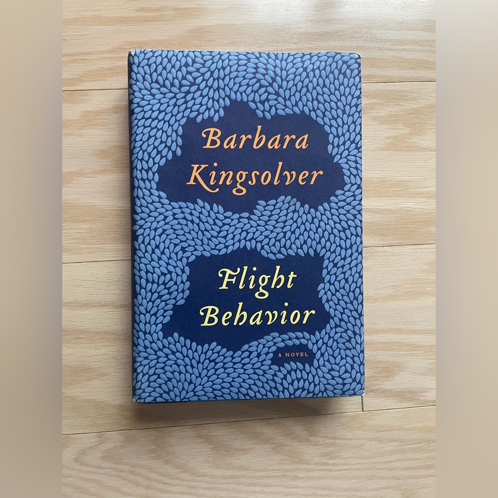 Barbara Kingsolver Flight Behavior - Blue Hardcover Novel